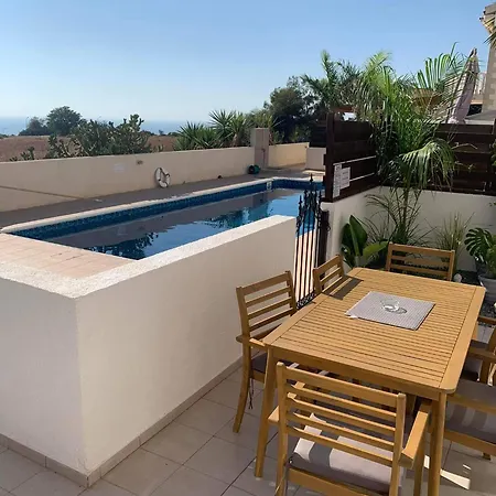 Amavi * Pegeia